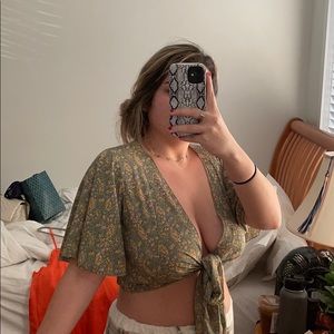 Cropped tie front floral top